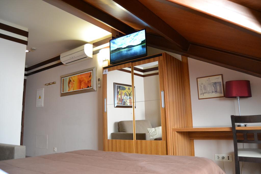 Hotel Apartamentos Don Juan I Alcalá de Henares Zewnętrze zdjęcie